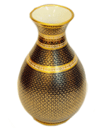 Onion shape vase painted in Pikul-Thong pattern .