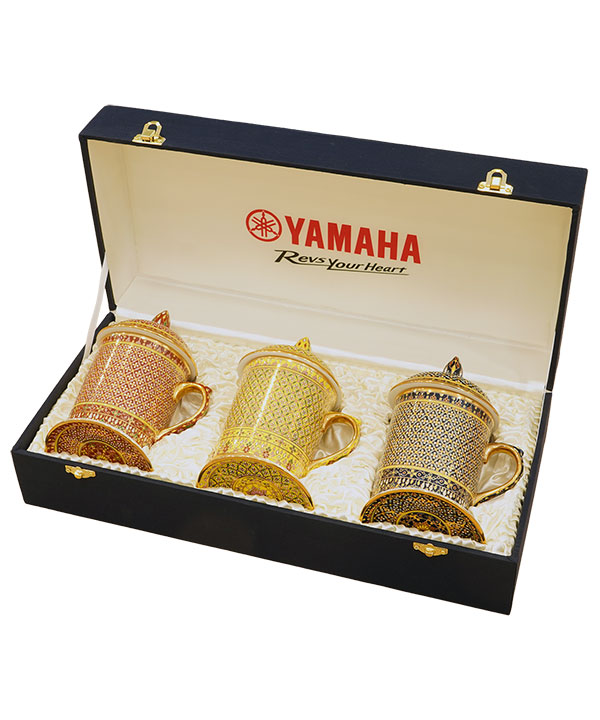 ของที่ระลึก YAMAHA เครื่องเบญจรงค์ 3 ที่  ของที่ระลึก YAMAHA เครื่องเบญจรงค์ 3 ที่